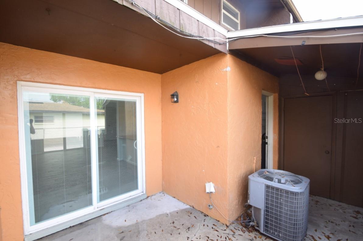 Image 12 of 25 For 939 Castle Way