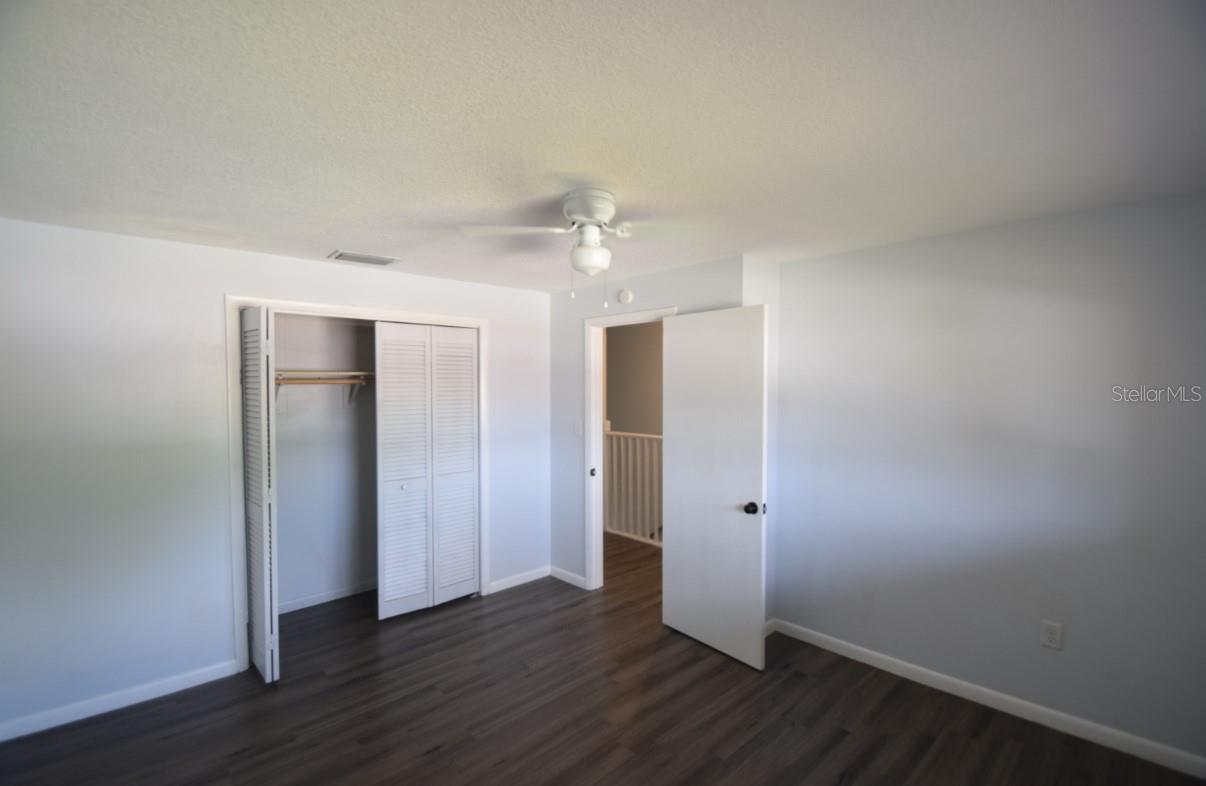 Image 18 of 25 For 939 Castle Way