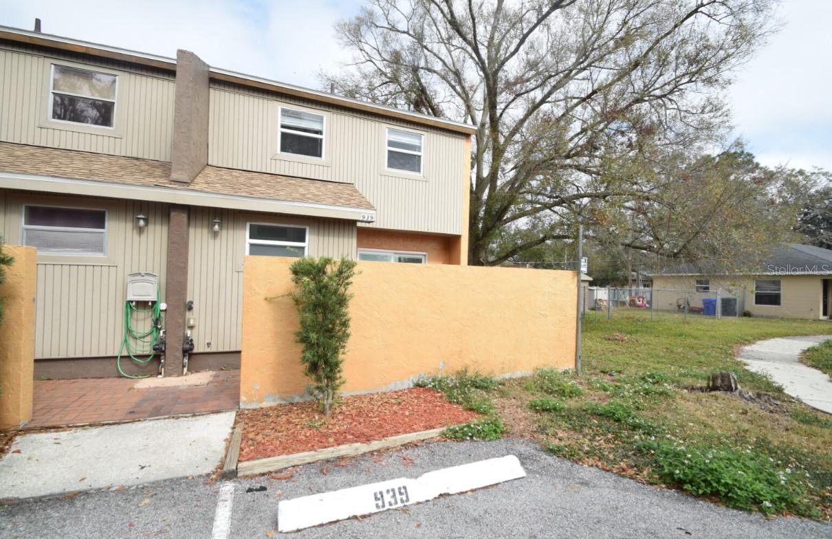 Image 2 of 25 For 939 Castle Way