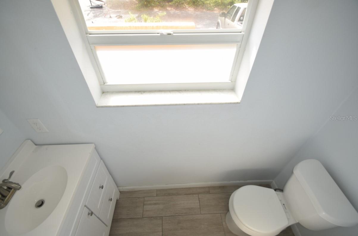 Image 22 of 25 For 939 Castle Way