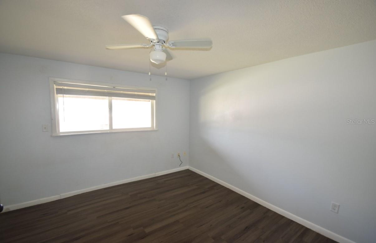 Image 24 of 25 For 939 Castle Way