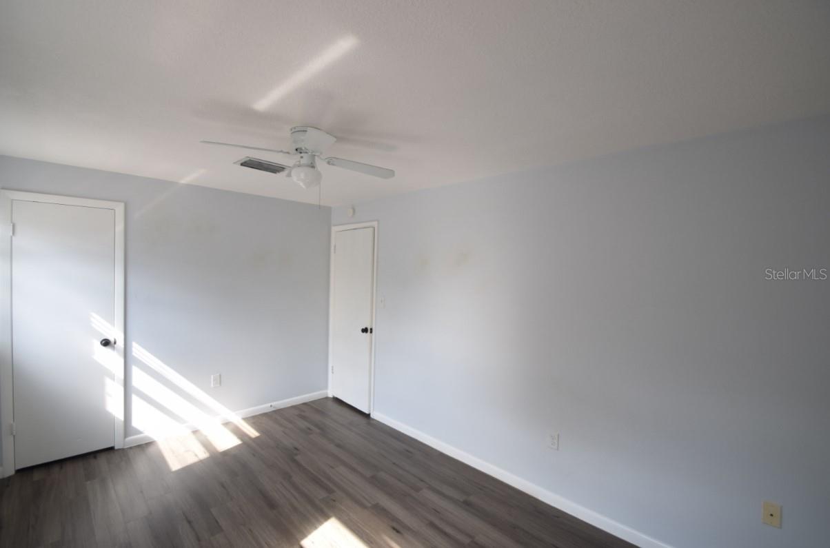 Image 25 of 25 For 939 Castle Way