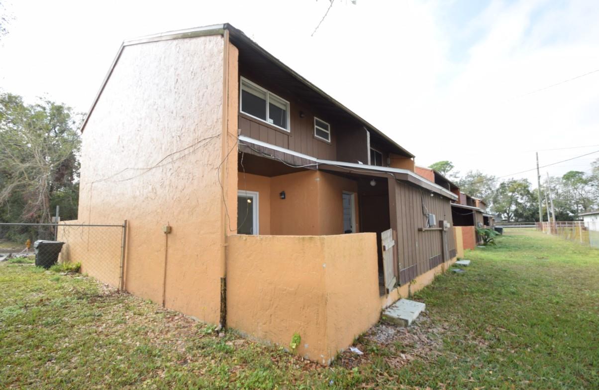 Image 4 of 25 For 939 Castle Way