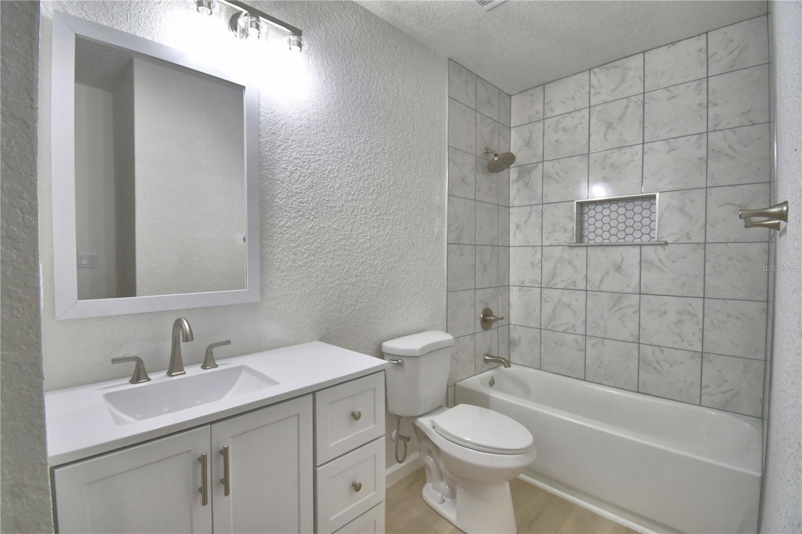 Image 18 of 46 For 2264 Longbottom Road