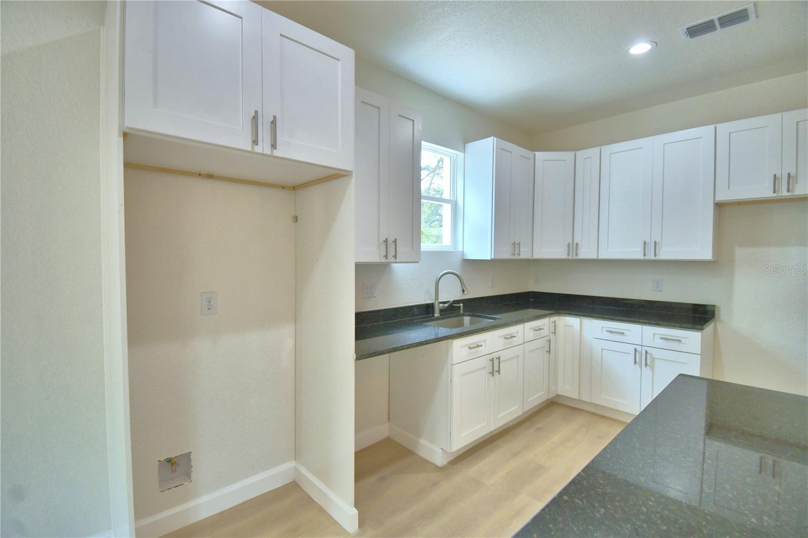 Image 8 of 46 For 2264 Longbottom Road