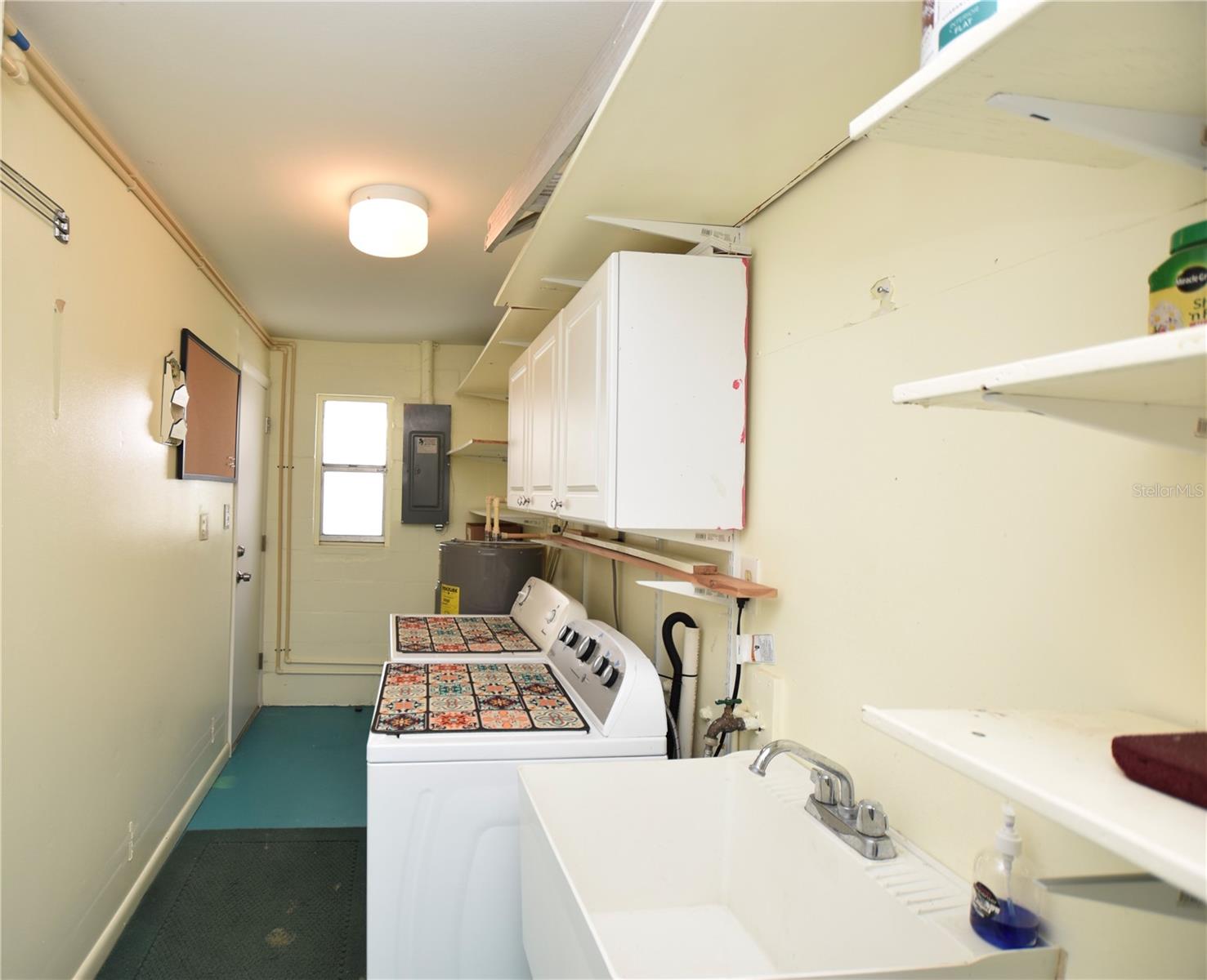 Image 27 of 32 For 3535 Amity Avenue 3535