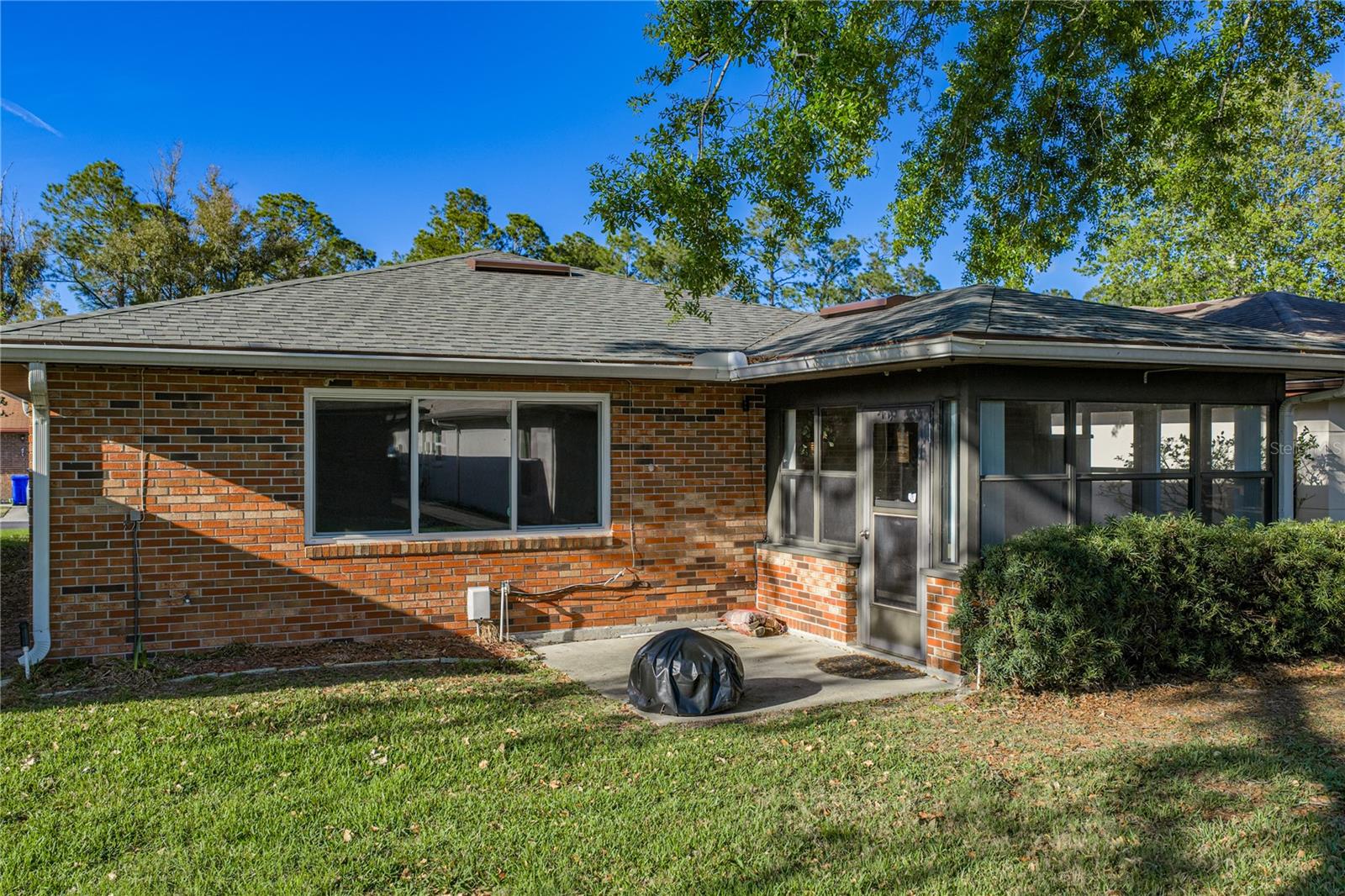 Image 27 of 33 For 466 Lake Carolyn Circle