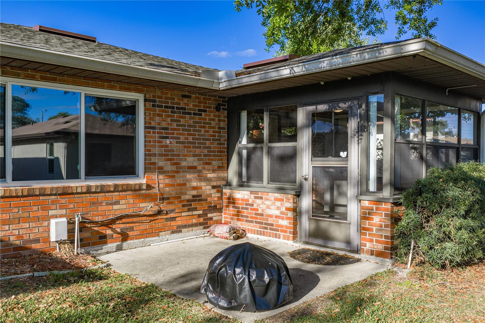 Image 28 of 33 For 466 Lake Carolyn Circle