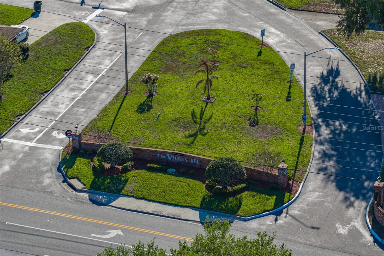 Image 29 of 33 For 466 Lake Carolyn Circle