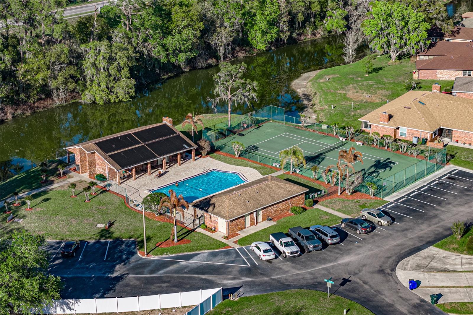 Image 30 of 33 For 466 Lake Carolyn Circle