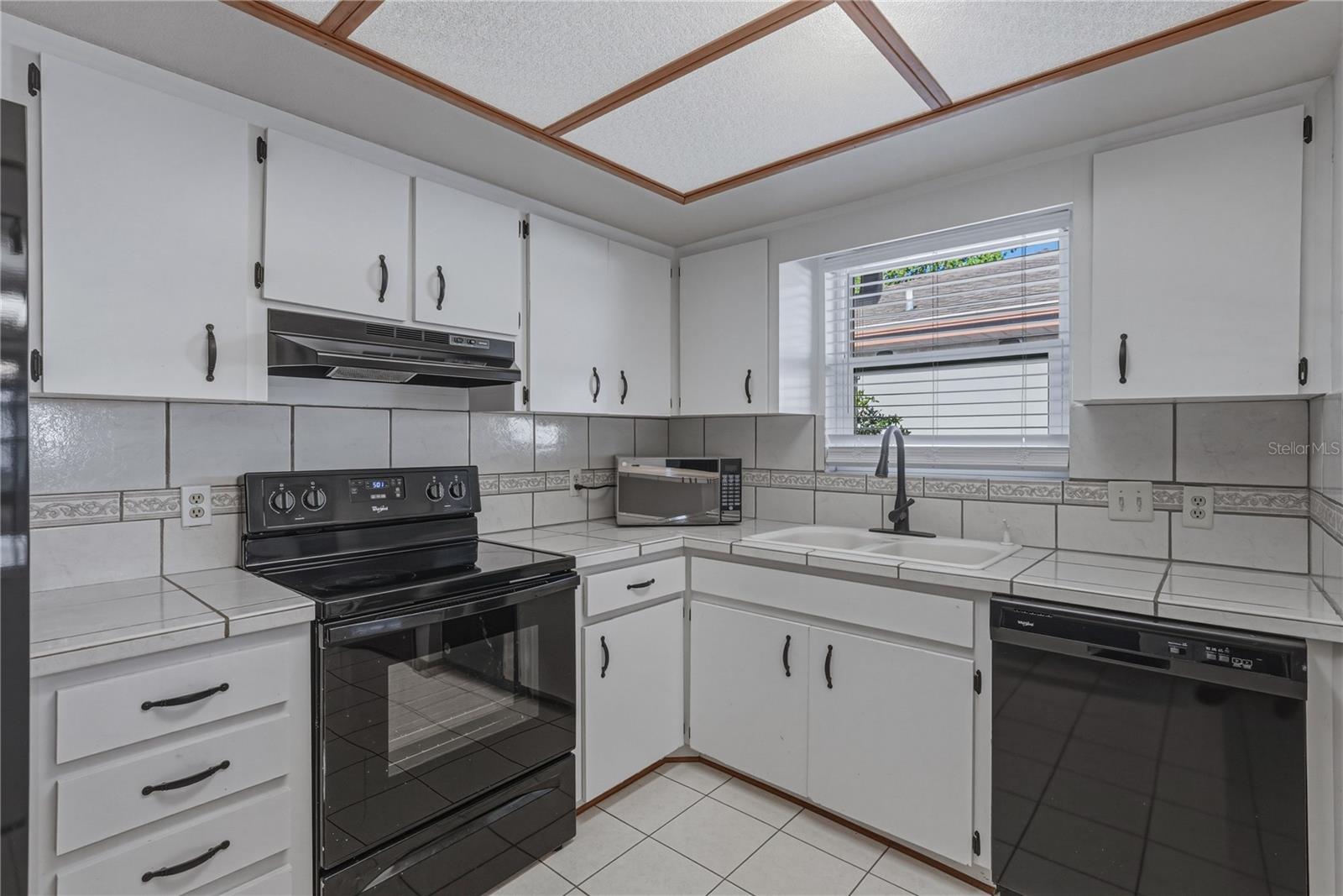 Image 5 of 33 For 466 Lake Carolyn Circle