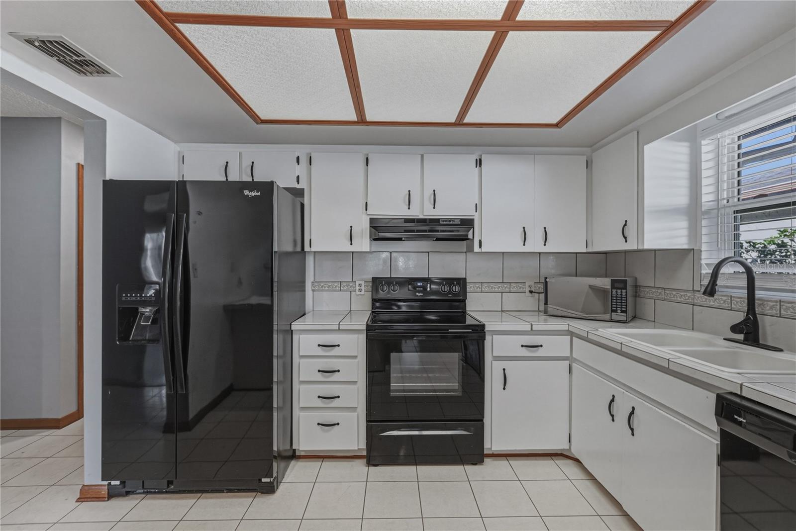 Image 6 of 33 For 466 Lake Carolyn Circle