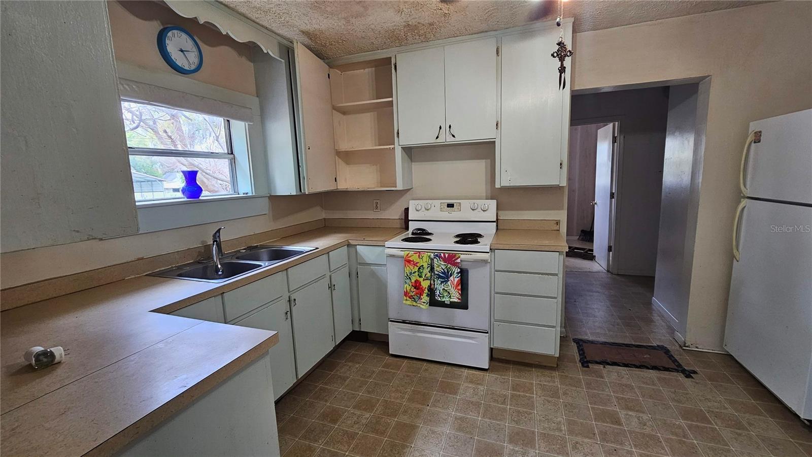 Image 10 of 24 For 305 Avenue B Ne