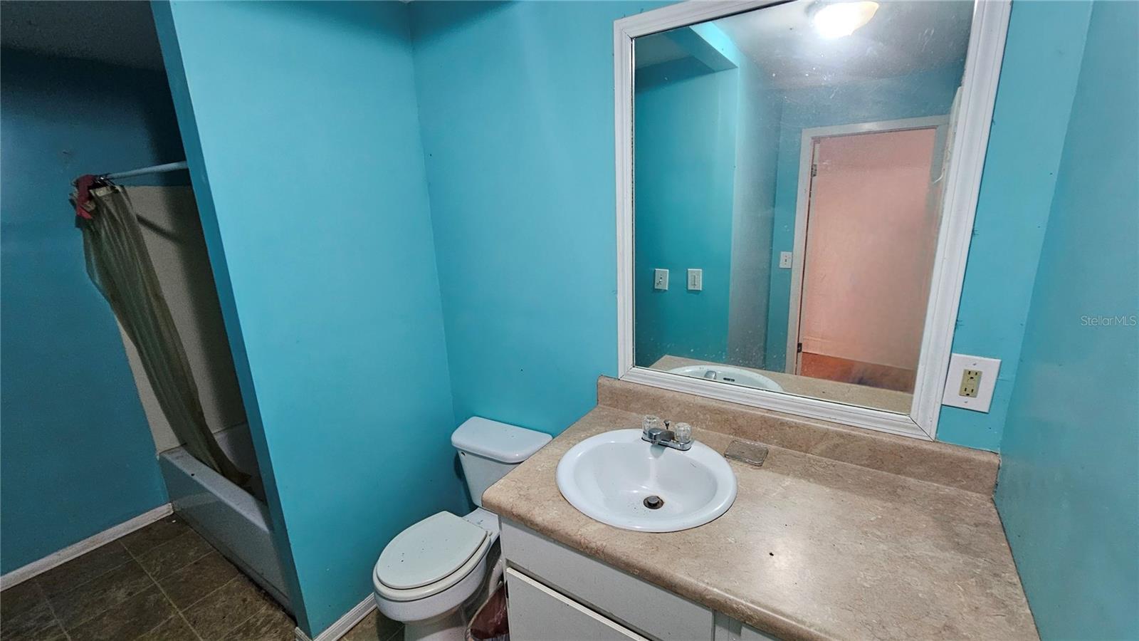 Image 19 of 24 For 305 Avenue B Ne