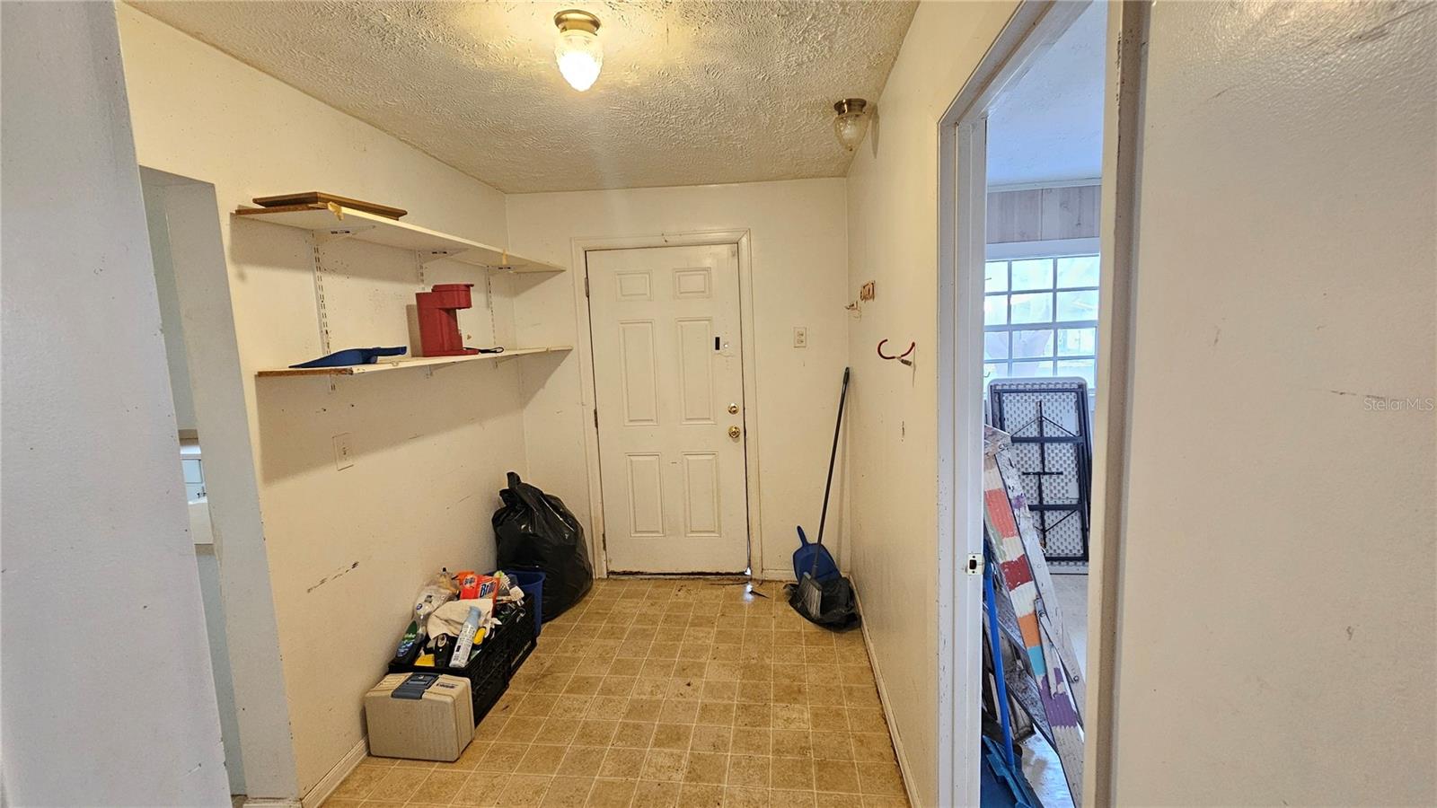 Image 21 of 24 For 305 Avenue B Ne