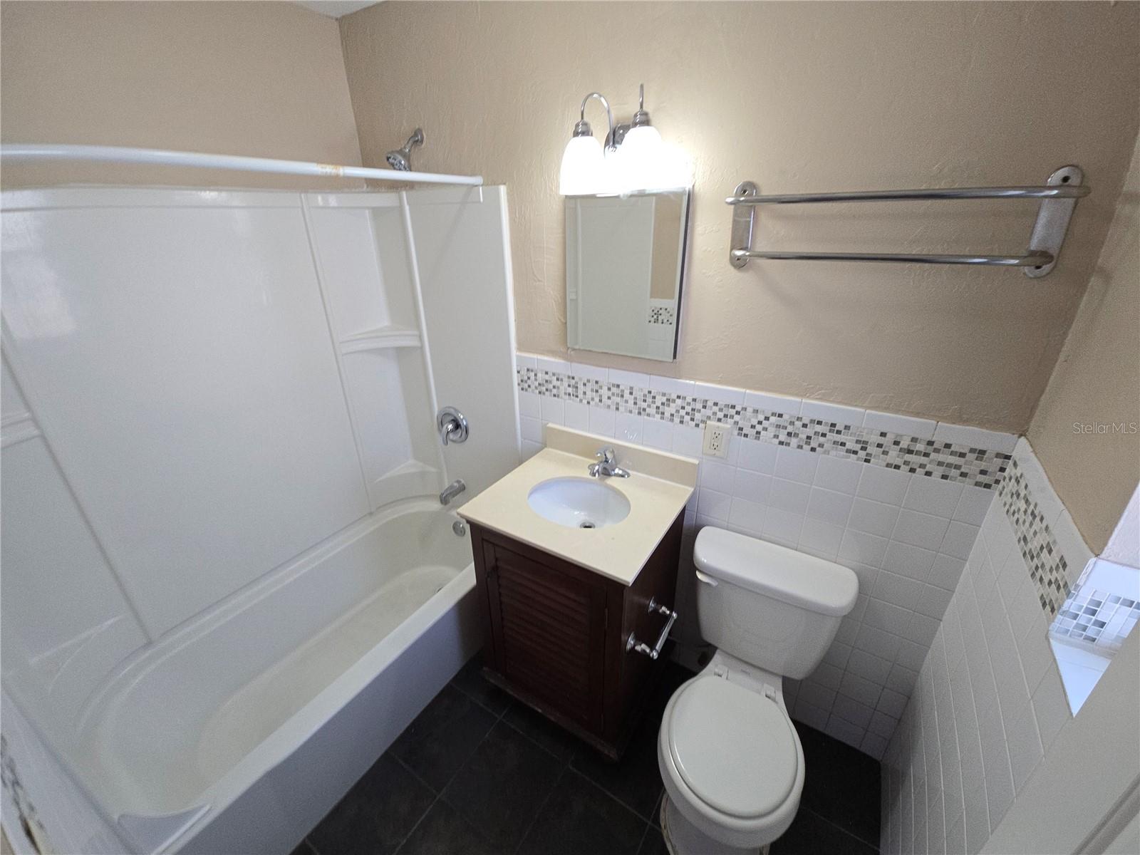 Image 5 of 12 For 953 6th Street Se