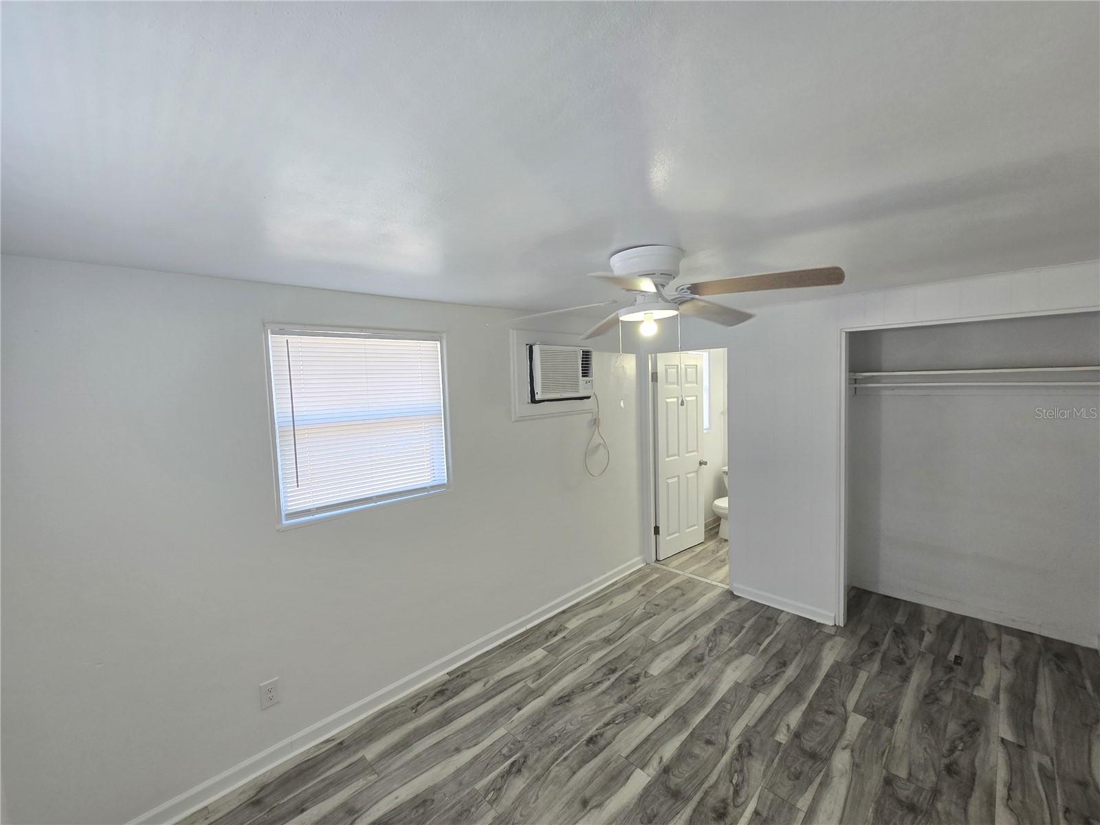 Image 8 of 12 For 953 6th Street Se