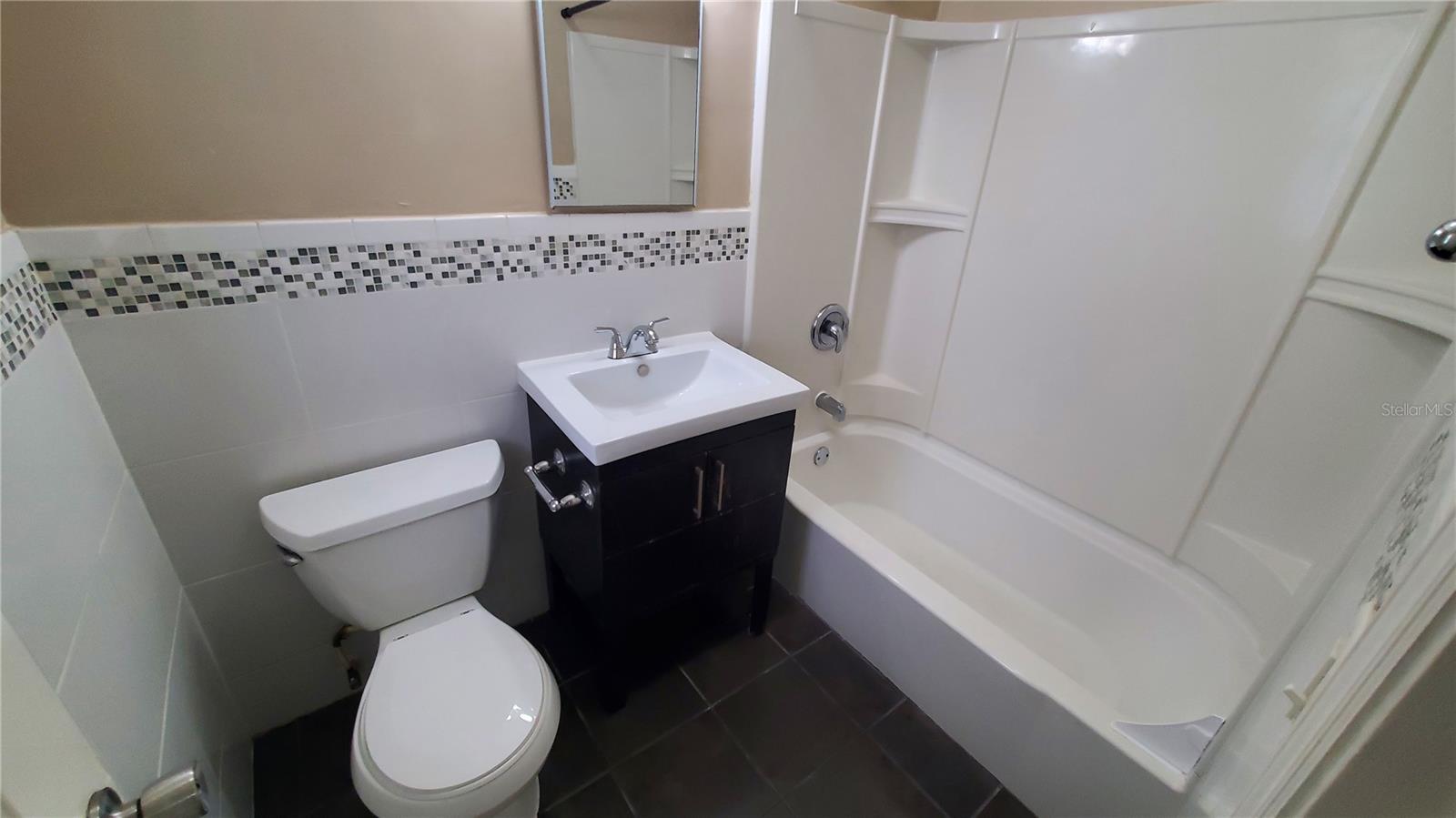 Image 9 of 12 For 953 6th Street Se