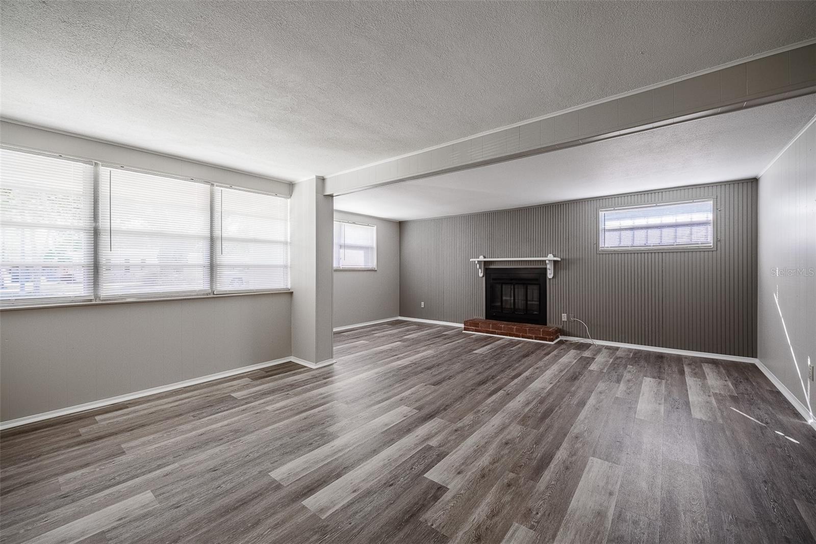 Image 11 of 42 For 510 Carolyn Drive