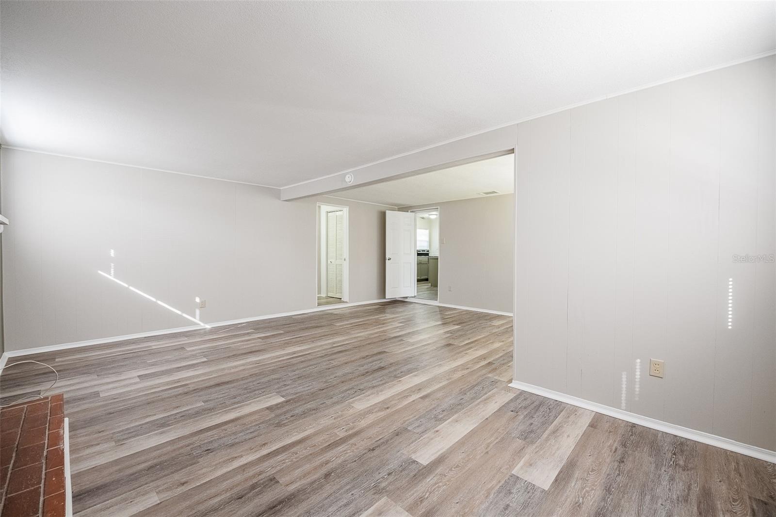 Image 13 of 42 For 510 Carolyn Drive