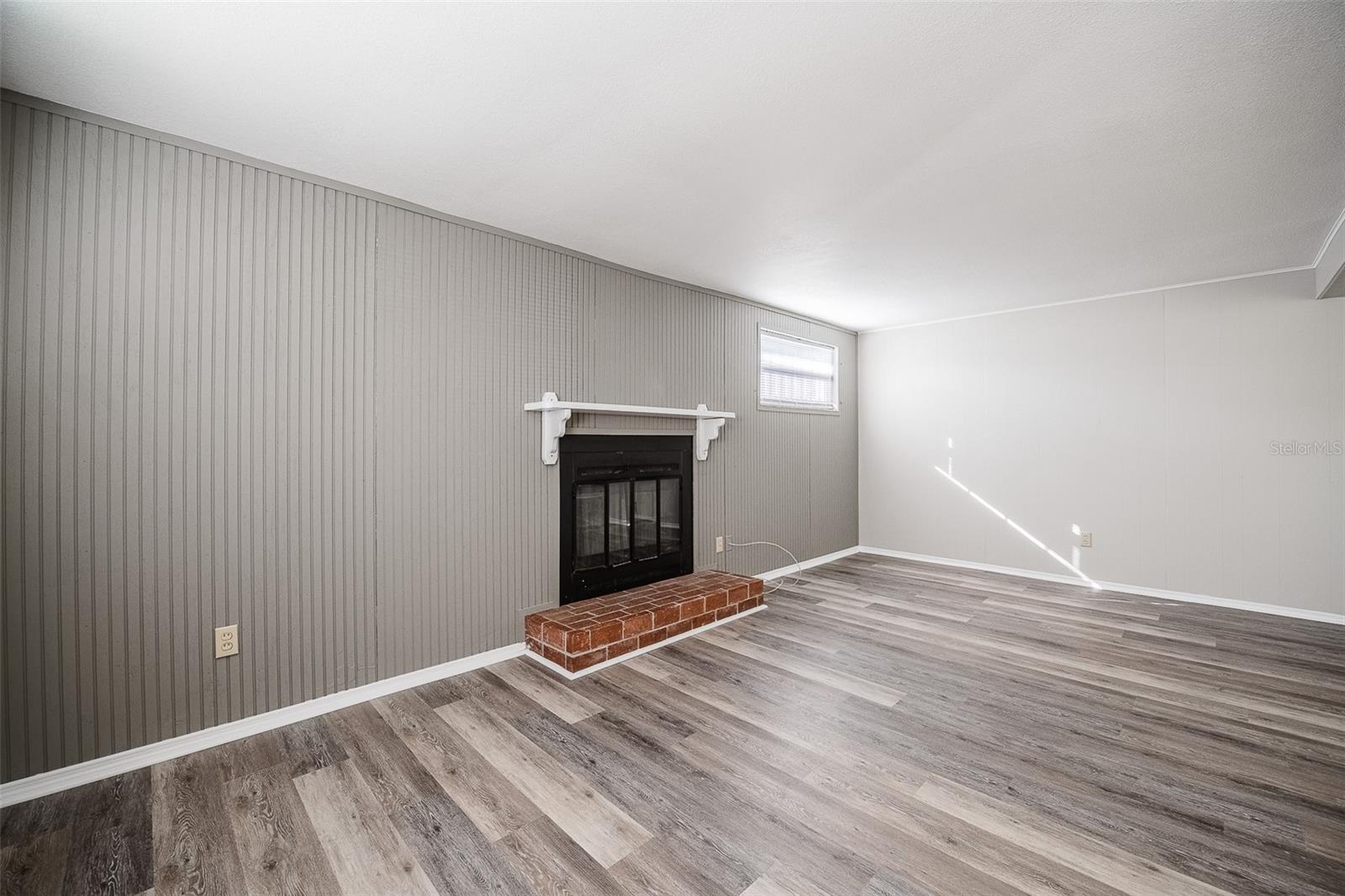 Image 14 of 42 For 510 Carolyn Drive