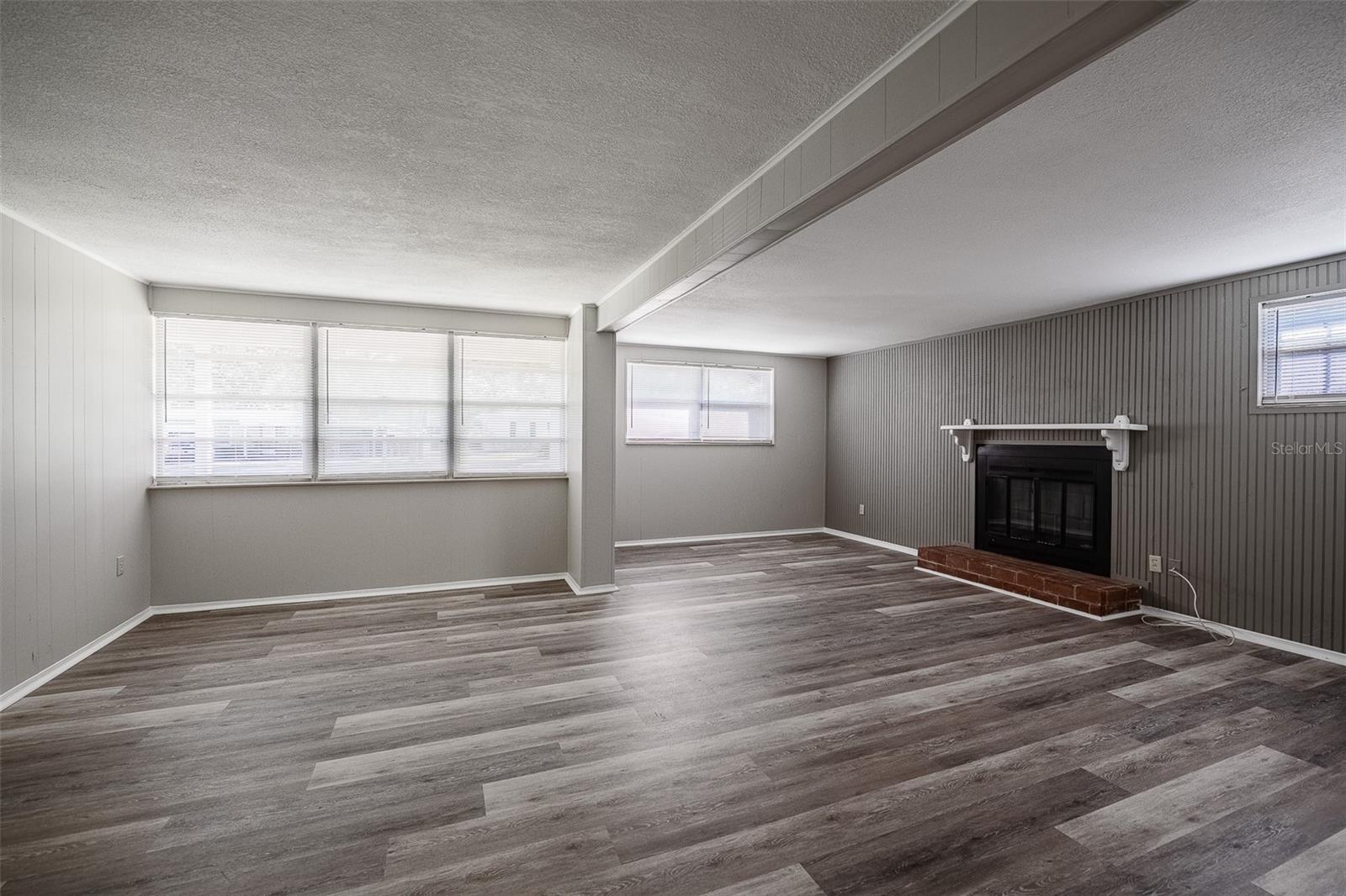 Image 15 of 42 For 510 Carolyn Drive