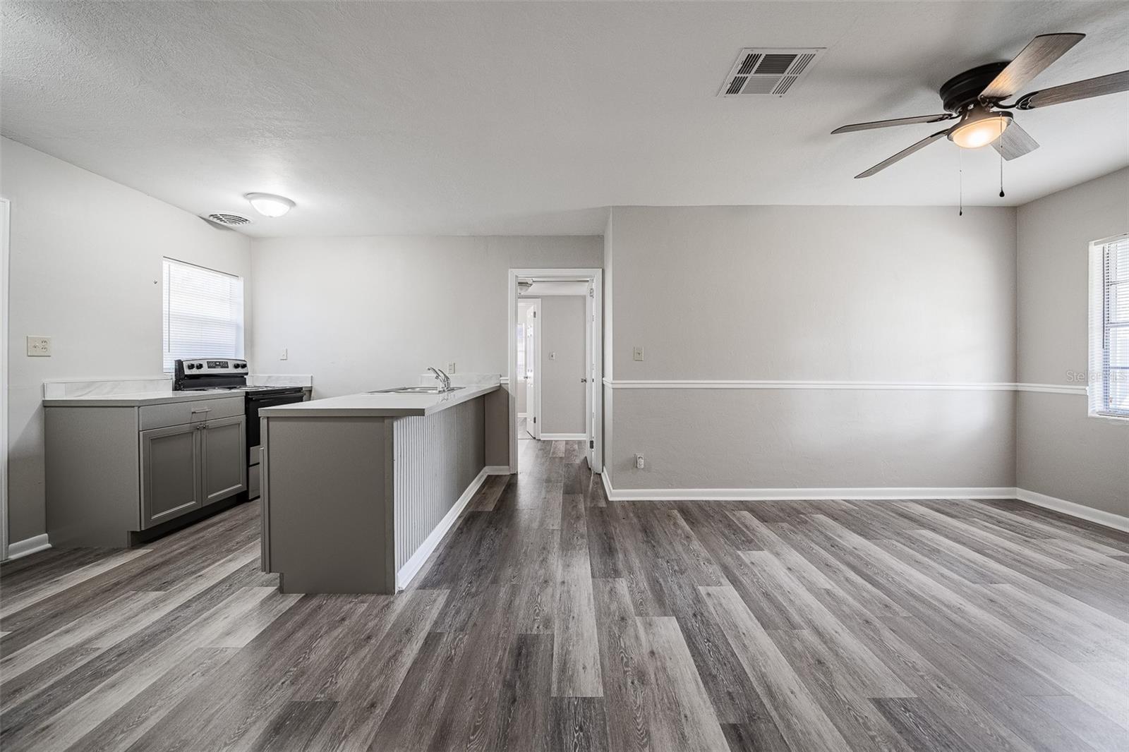 Image 17 of 42 For 510 Carolyn Drive