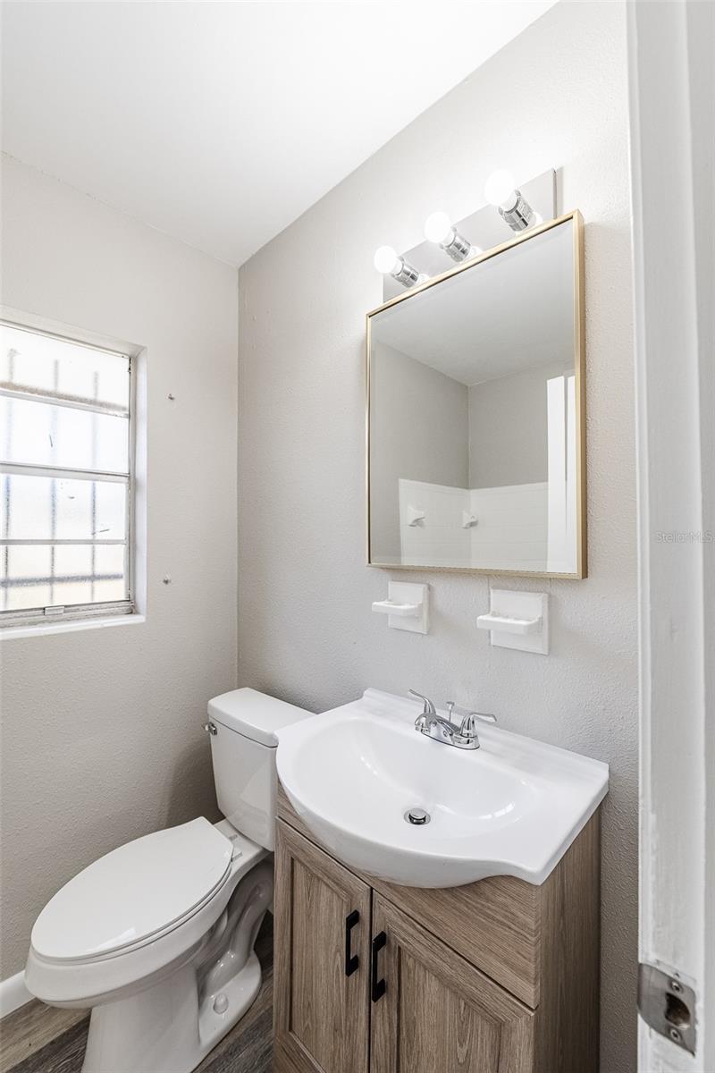 Image 18 of 42 For 510 Carolyn Drive