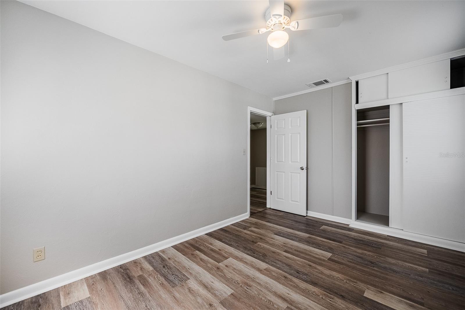 Image 21 of 42 For 510 Carolyn Drive