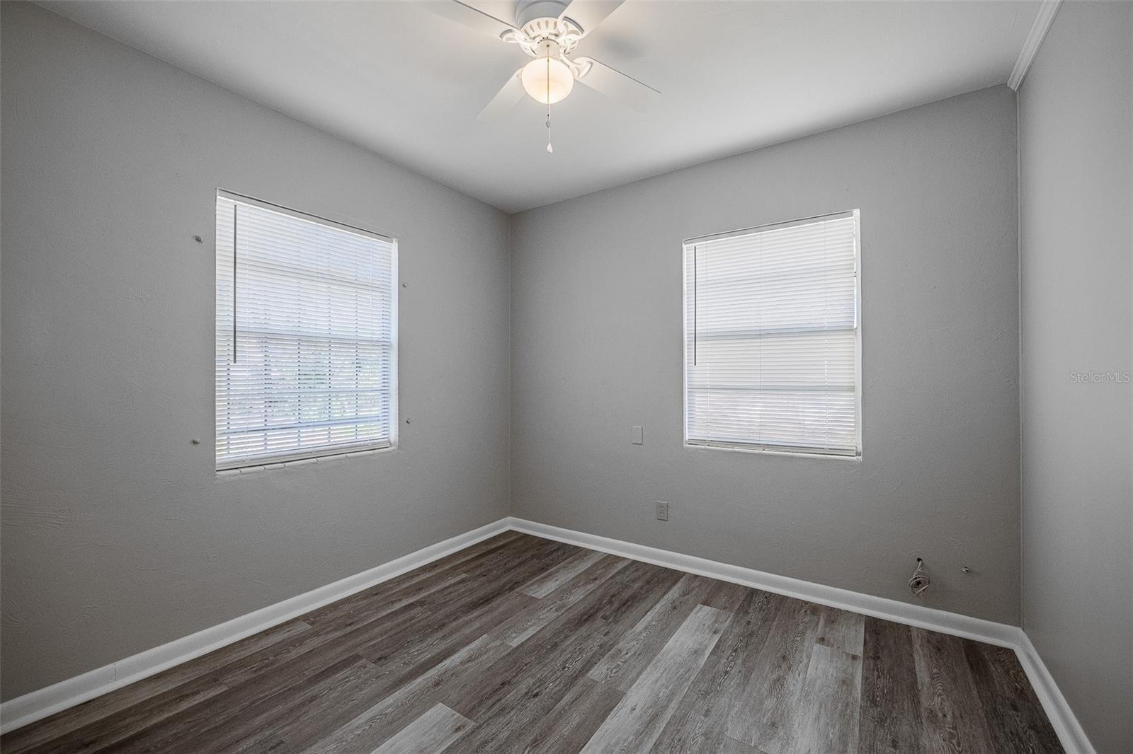 Image 22 of 42 For 510 Carolyn Drive