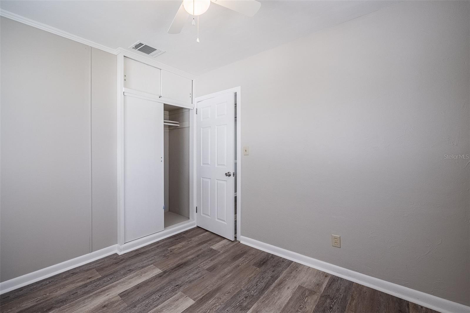 Image 23 of 42 For 510 Carolyn Drive