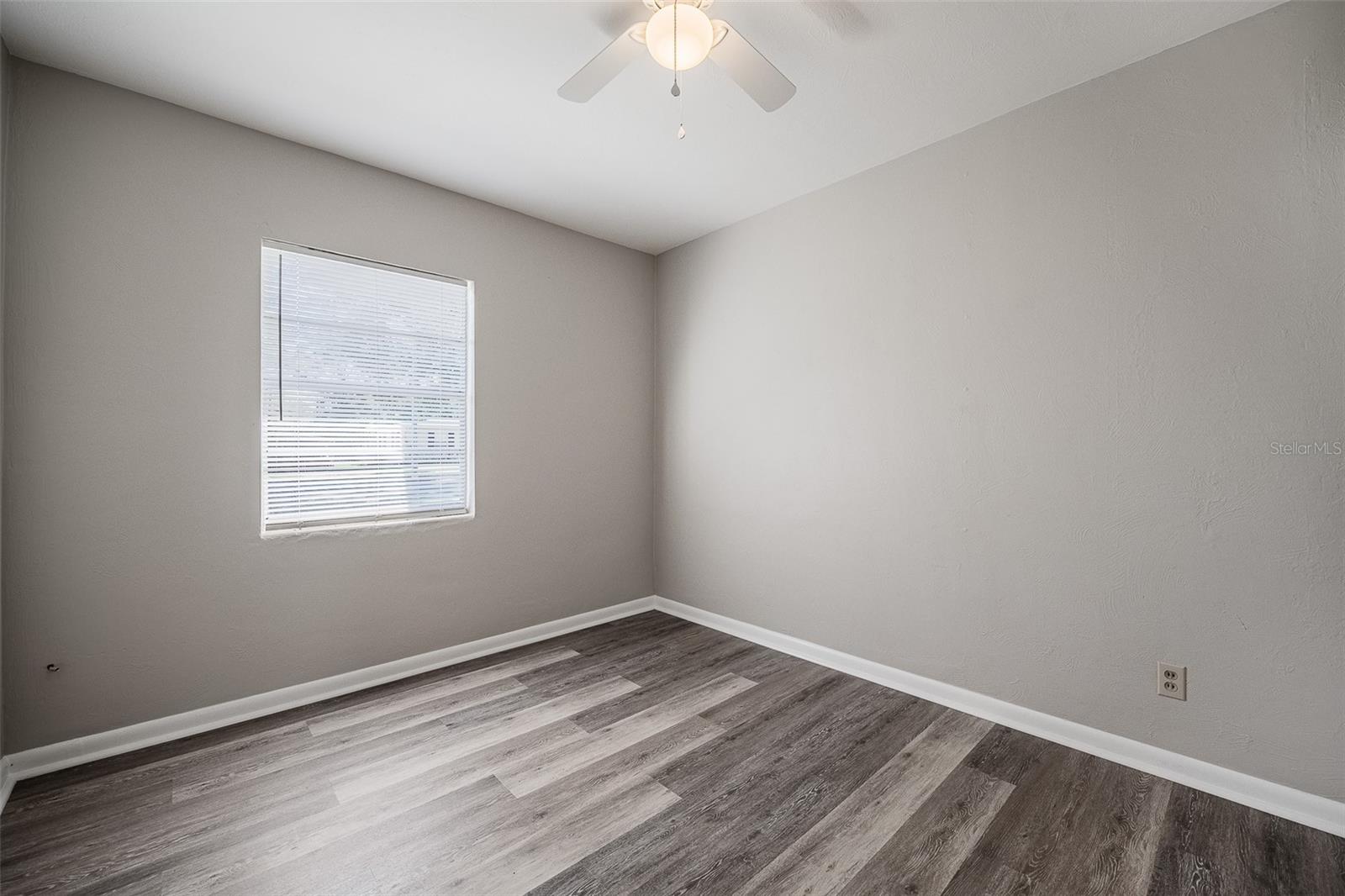 Image 24 of 42 For 510 Carolyn Drive