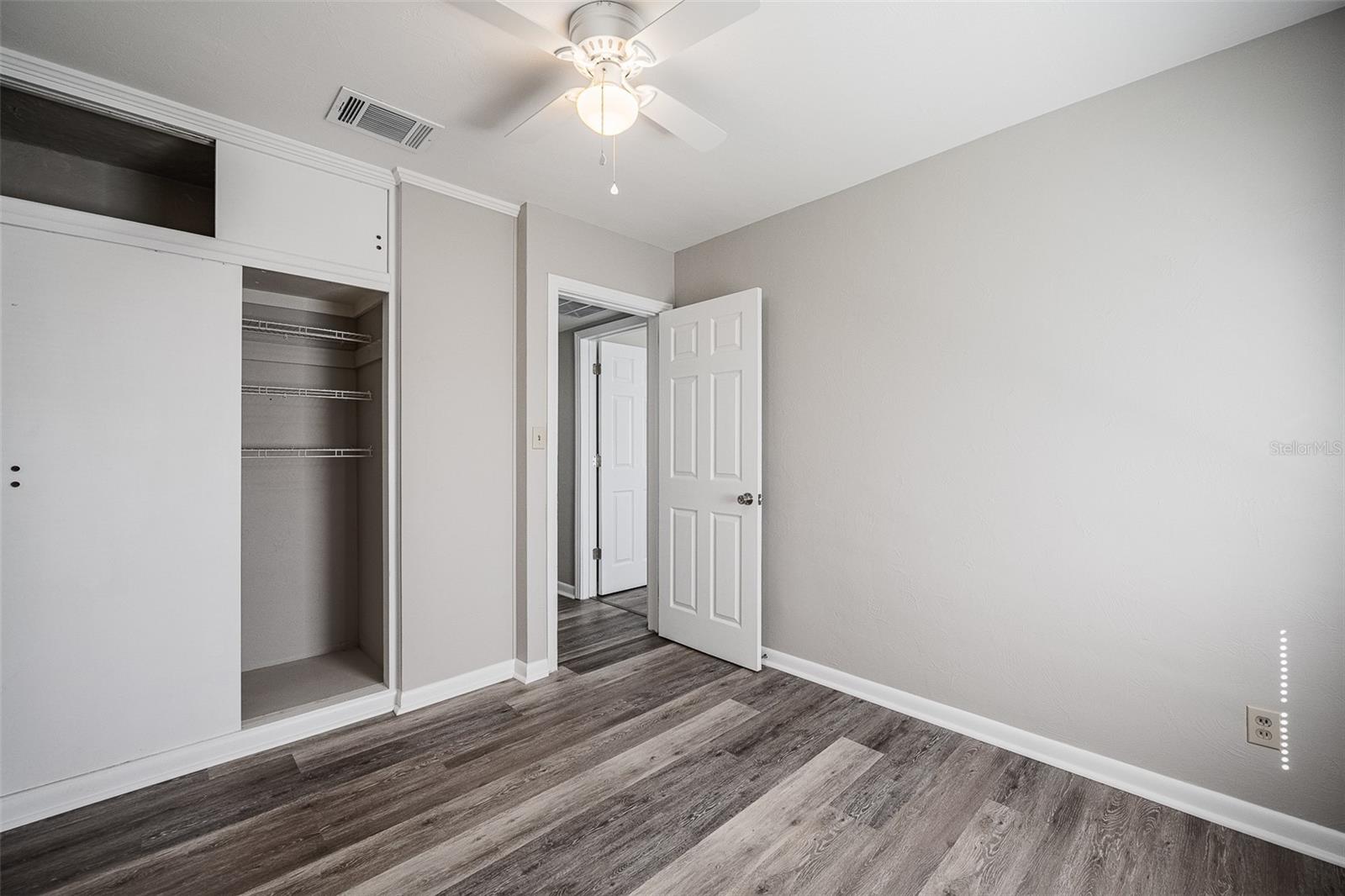 Image 25 of 42 For 510 Carolyn Drive