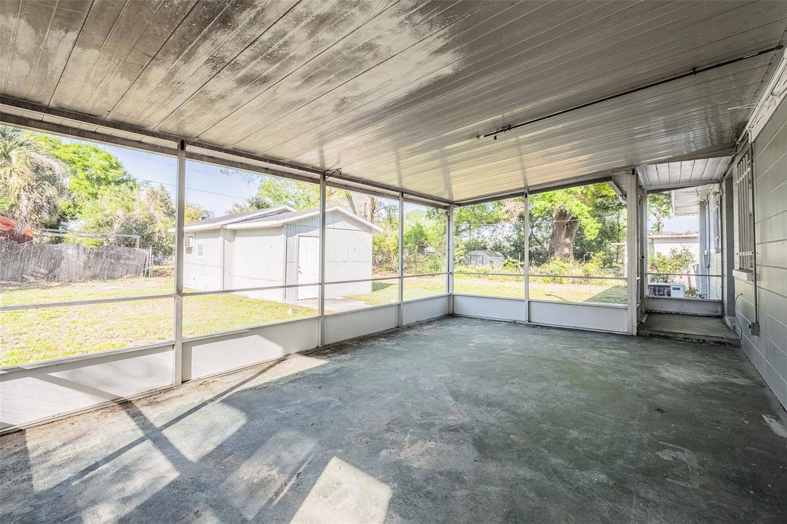 Image 27 of 42 For 510 Carolyn Drive