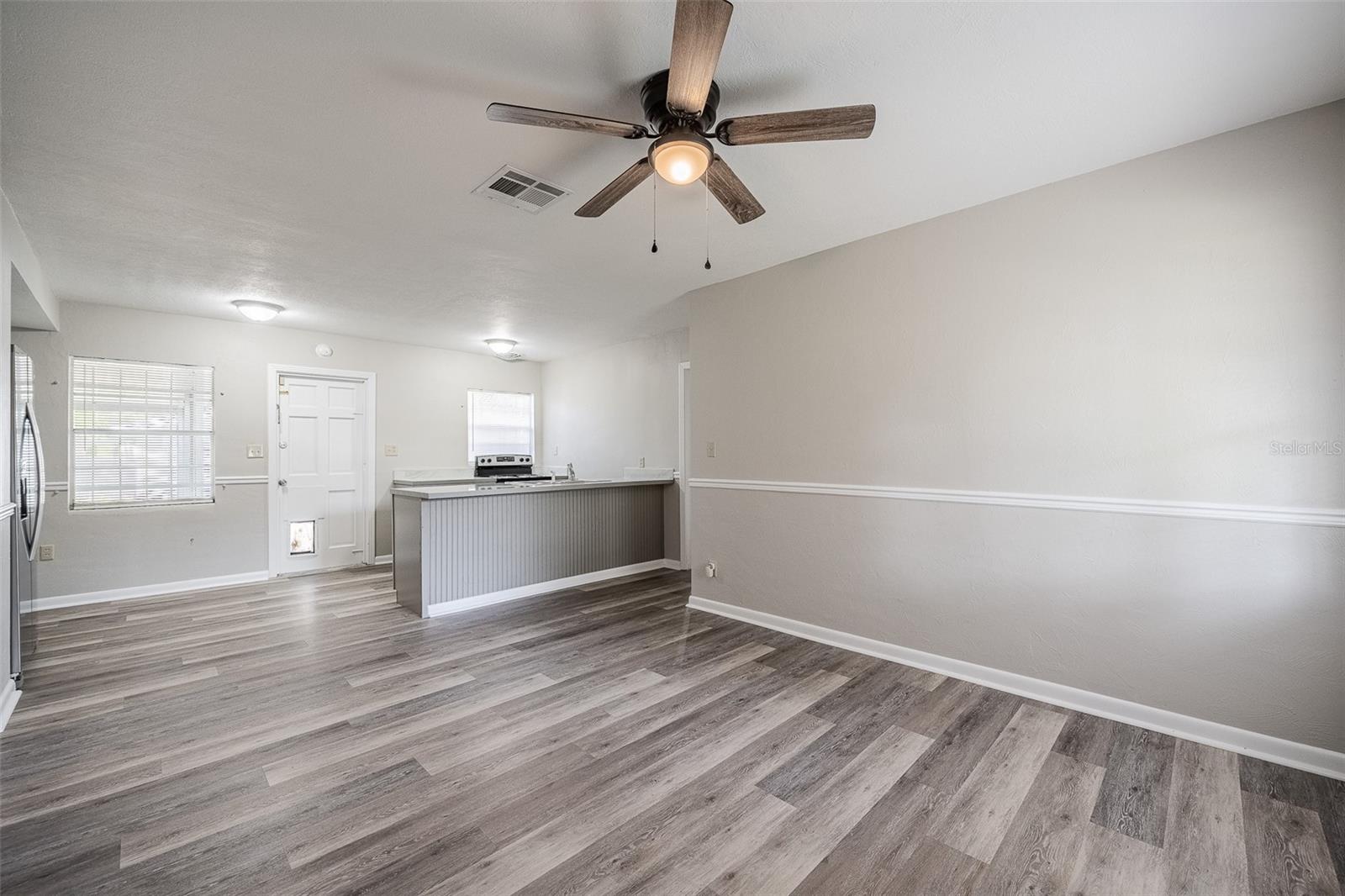 Image 5 of 42 For 510 Carolyn Drive