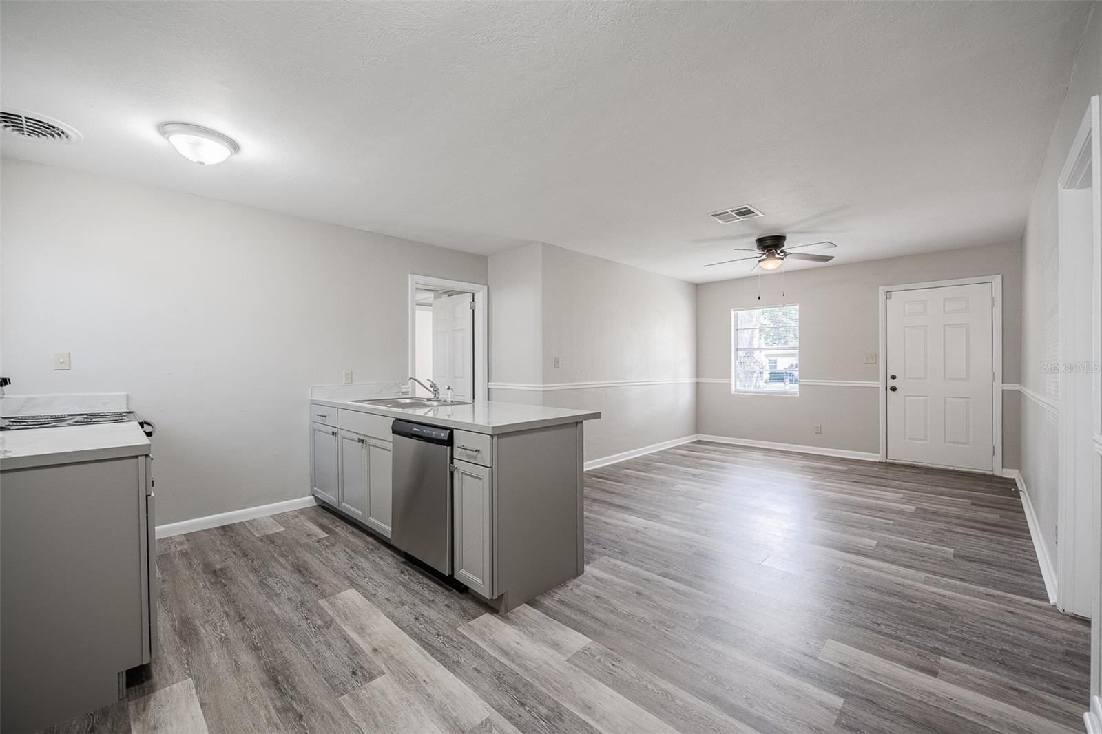 Image 8 of 42 For 510 Carolyn Drive