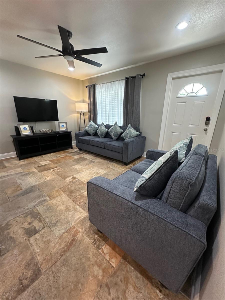 Image 4 of 9 For 718 Strain Boulevard