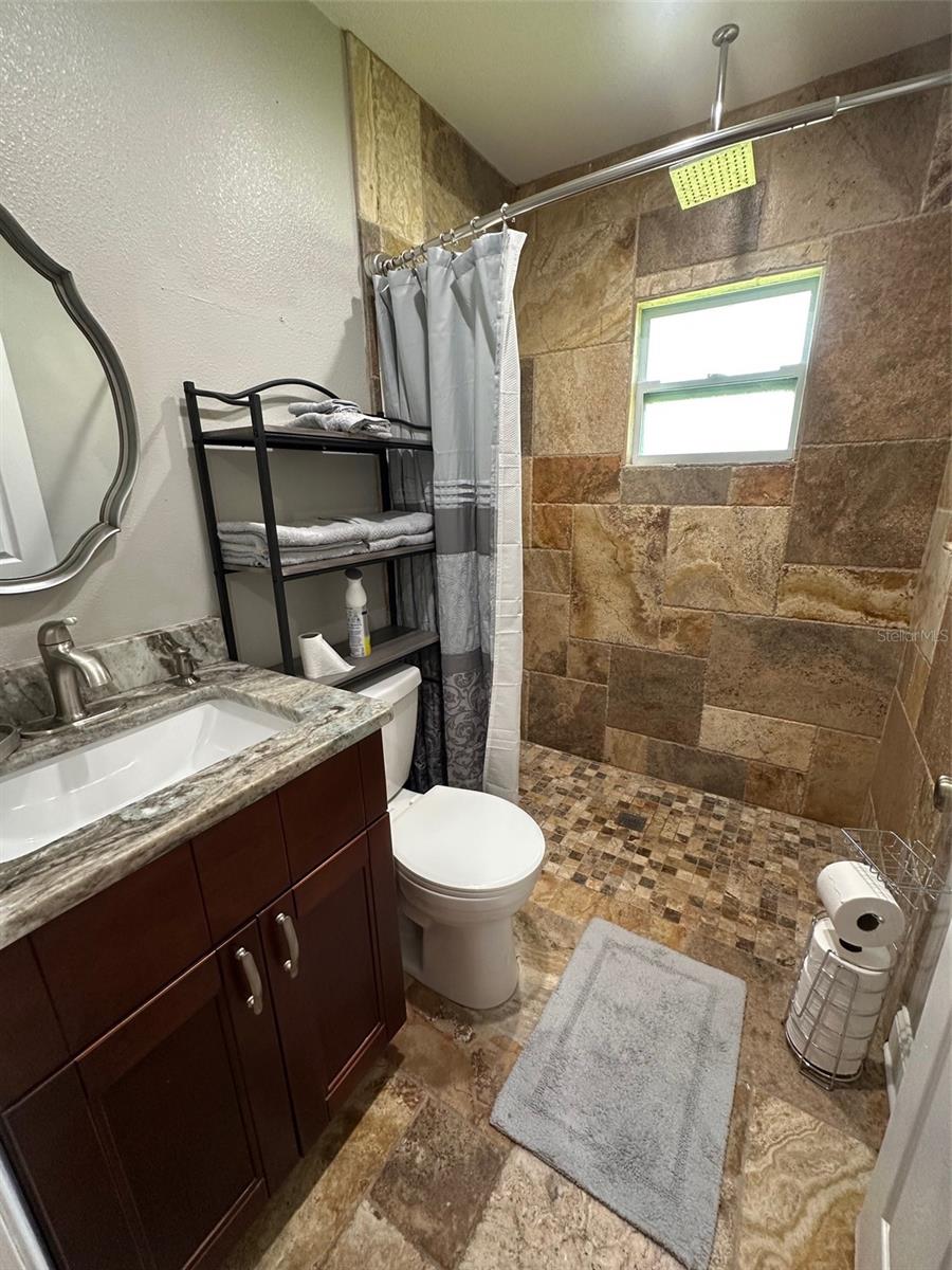 Image 6 of 9 For 718 Strain Boulevard