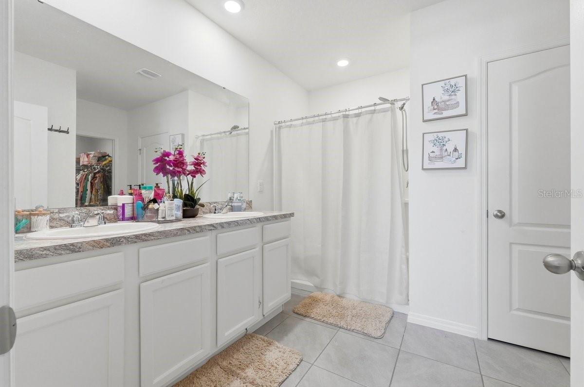 Image 16 of 36 For 807 Auburn Grove Court