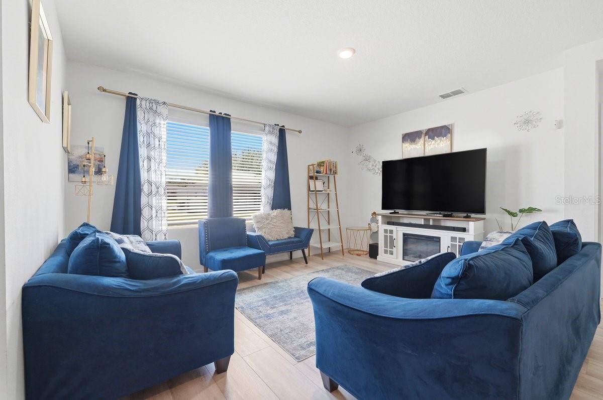 Image 6 of 36 For 807 Auburn Grove Court