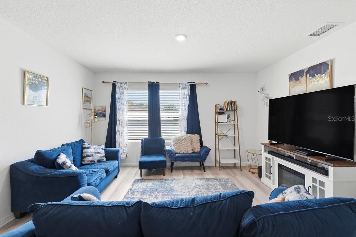 Image 7 of 36 For 807 Auburn Grove Court