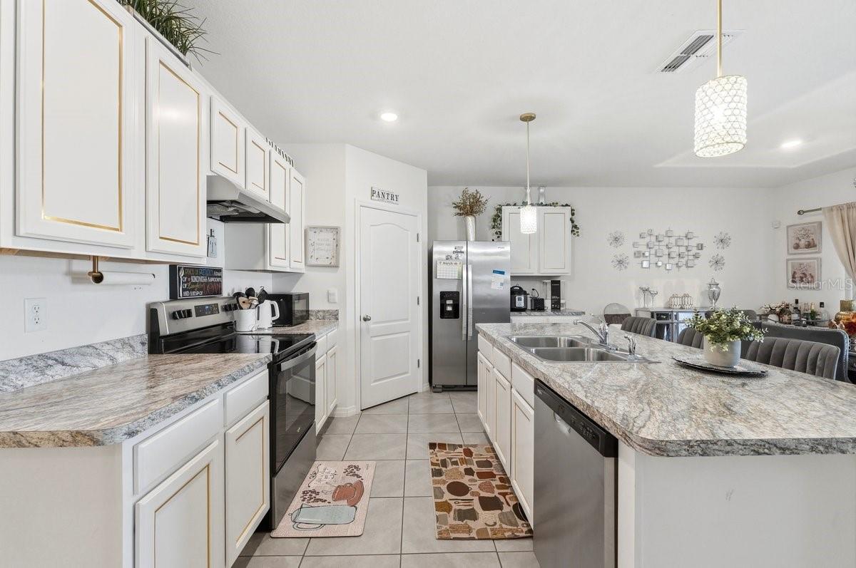 Image 8 of 36 For 807 Auburn Grove Court