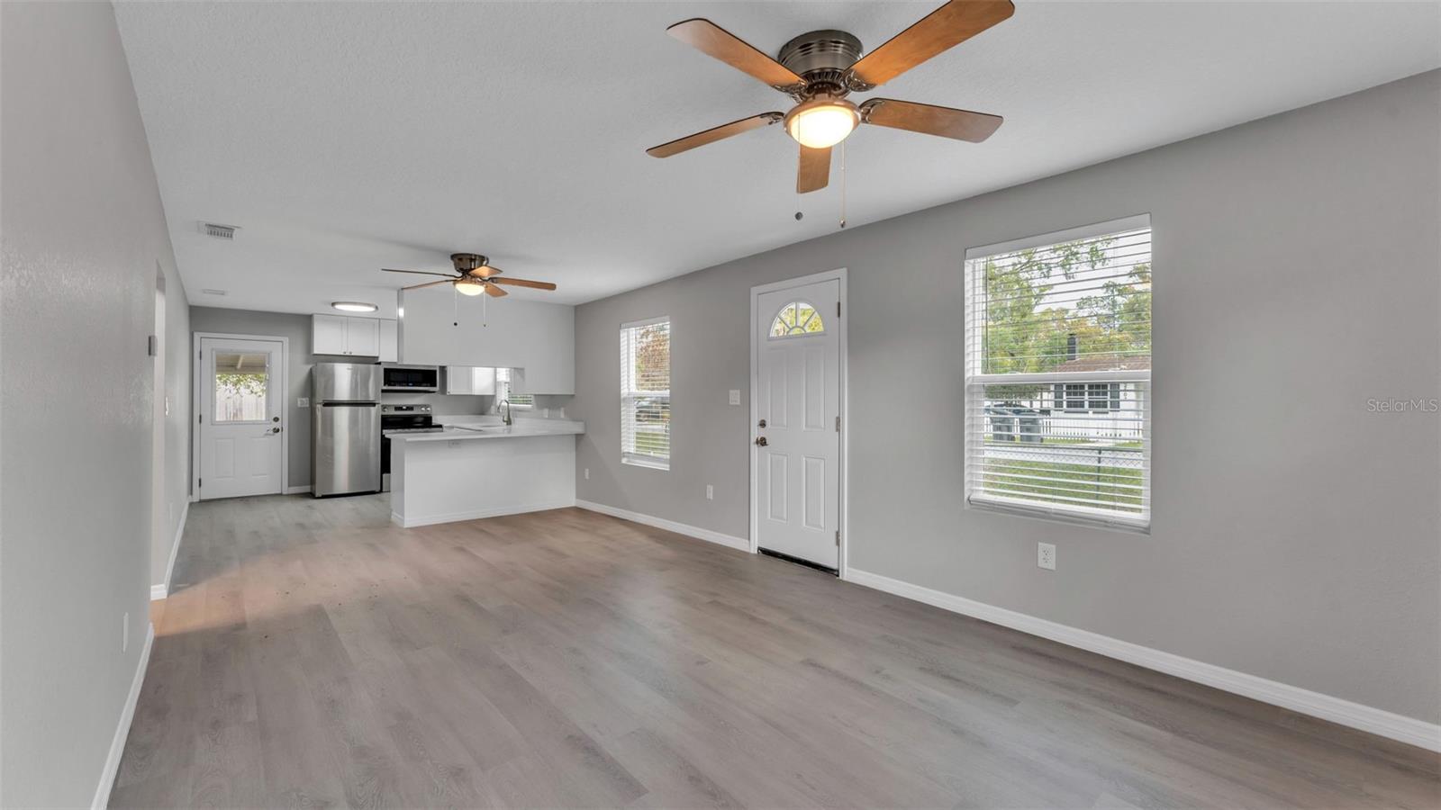 Image 4 of 23 For 2504 Cresap Street