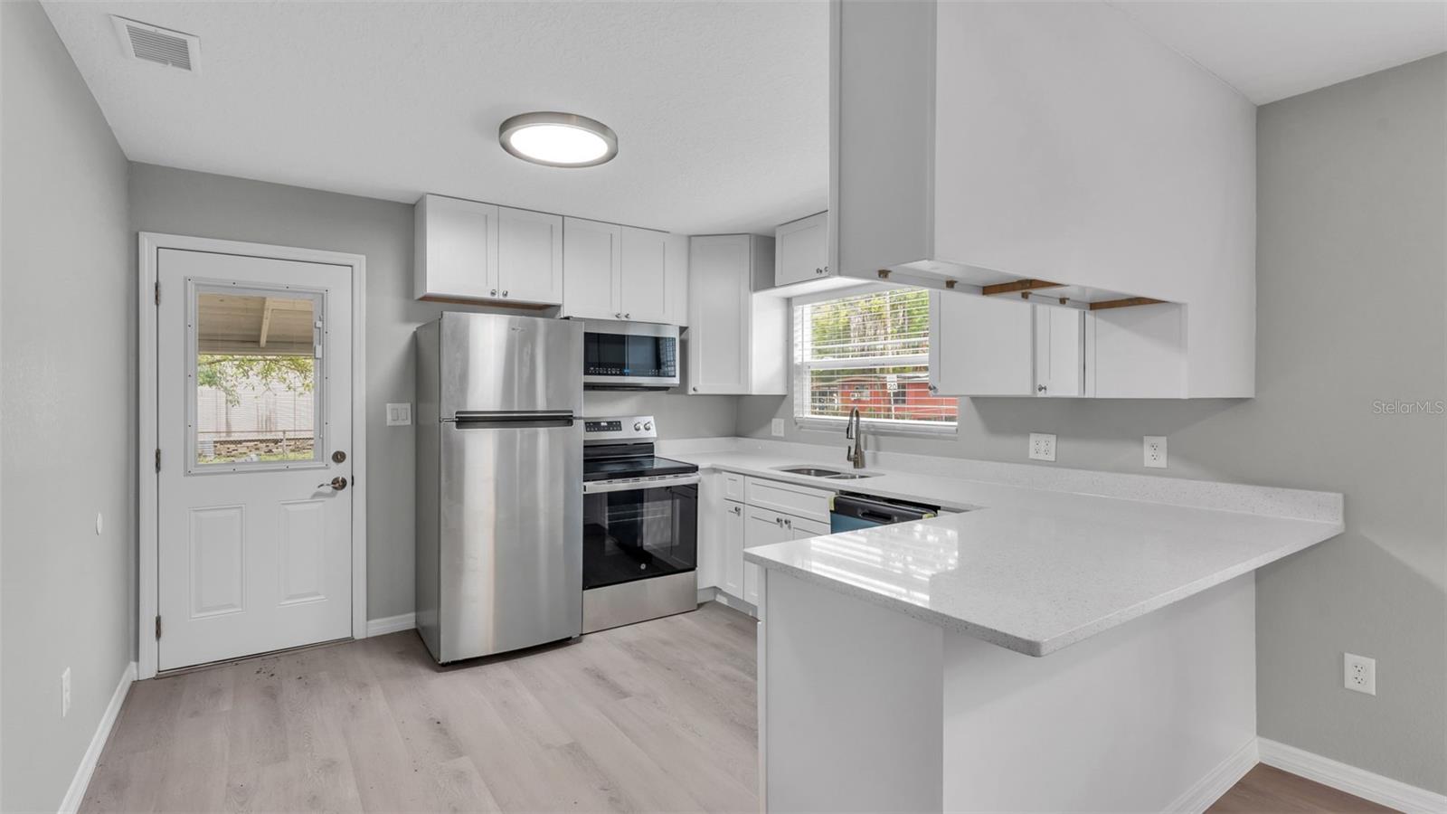 Image 5 of 23 For 2504 Cresap Street