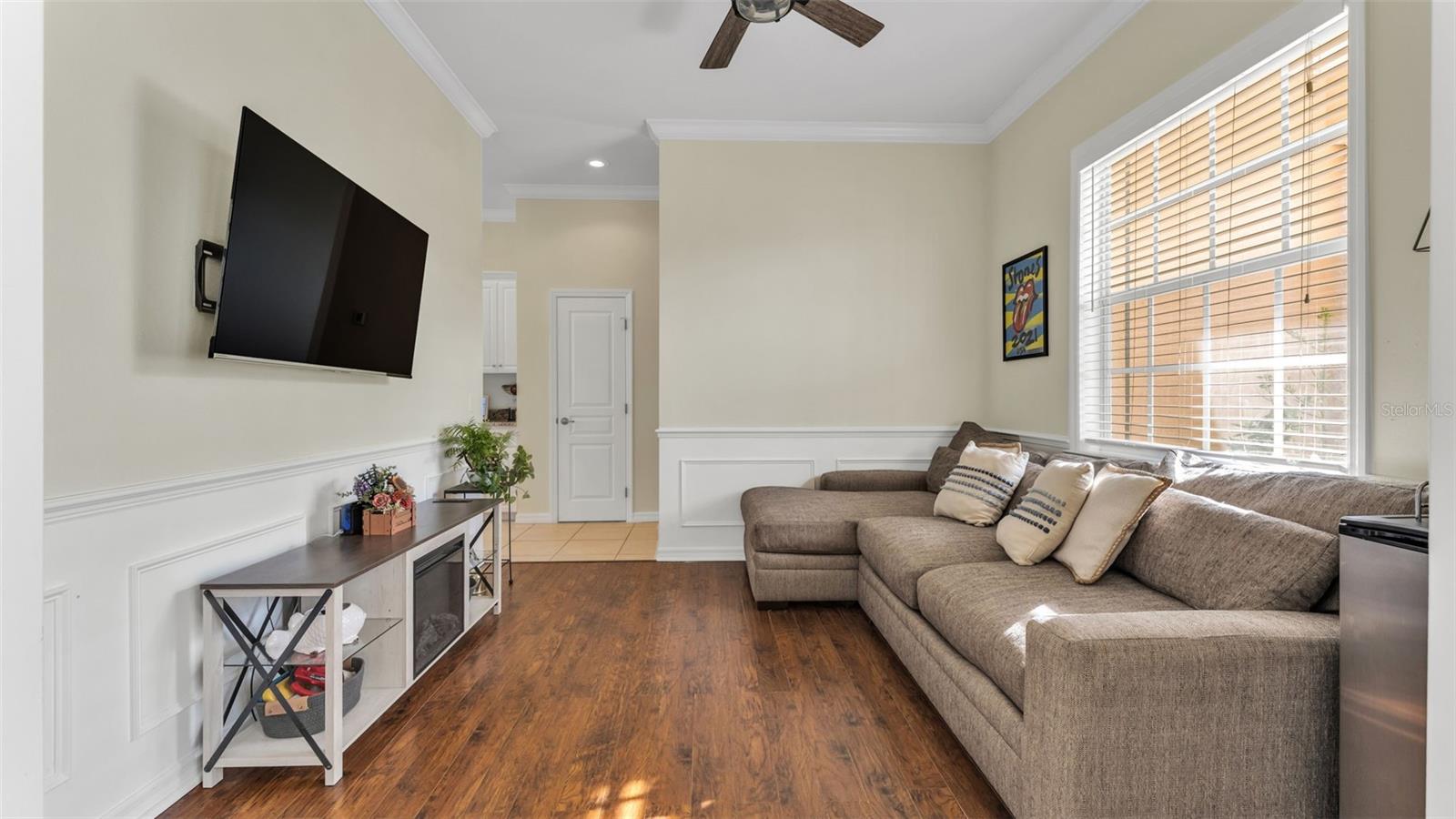 Image 11 of 62 For 6764 High Knoll Drive