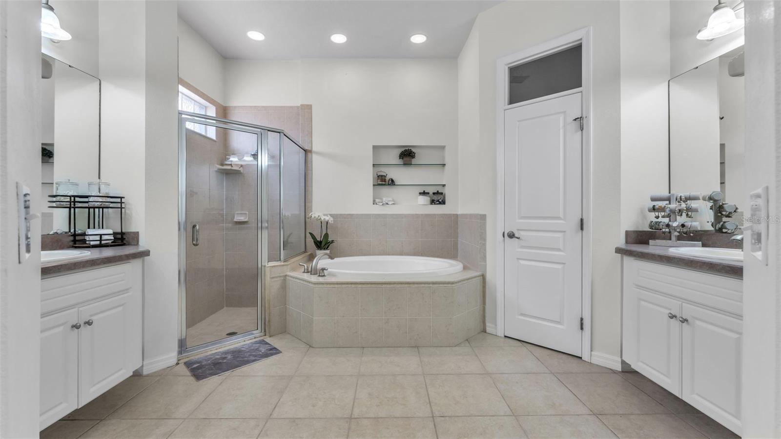 Image 28 of 62 For 6764 High Knoll Drive