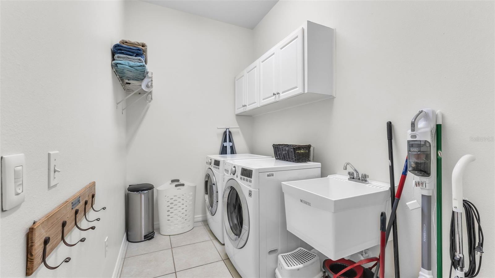 Image 43 of 62 For 6764 High Knoll Drive