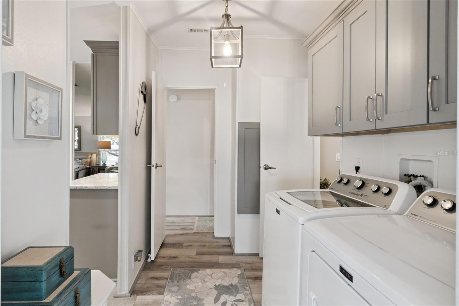 Image 26 of 44 For 8568 Breeze Hill Drive