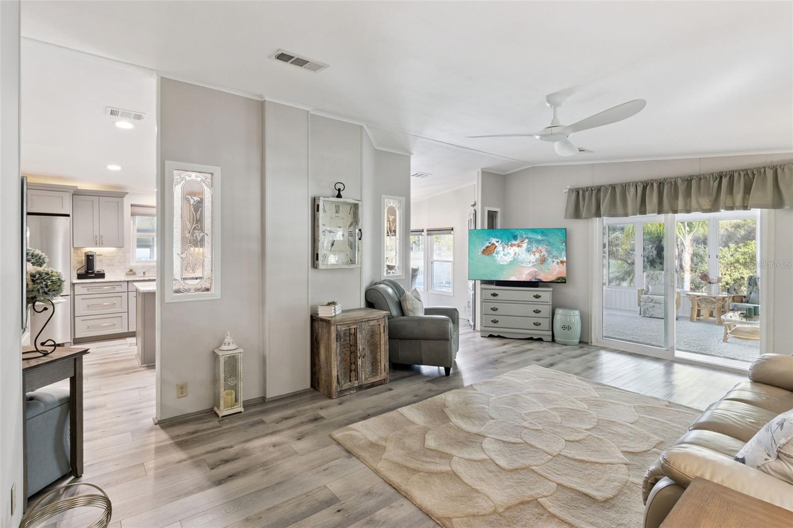 Image 8 of 44 For 8568 Breeze Hill Drive