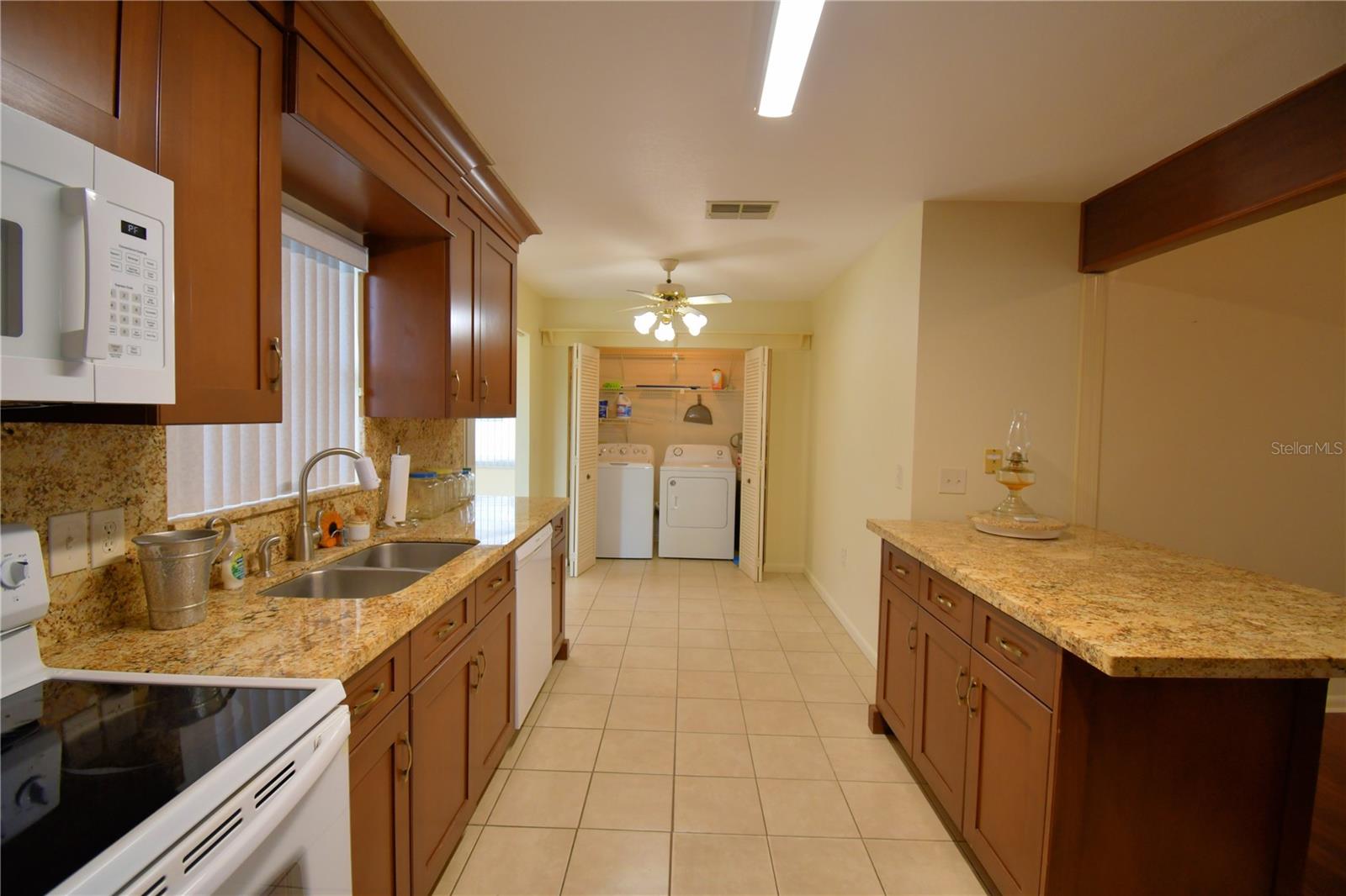 Image 13 of 58 For 1690 Colonnades Circle N